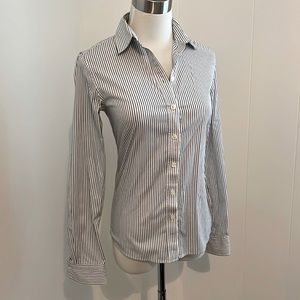 Banana Republic non iron fitted shirt 0P petite